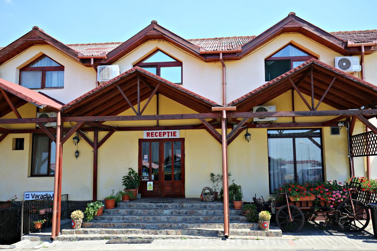 Pension Varadia Nagyvárad Kültér fotó